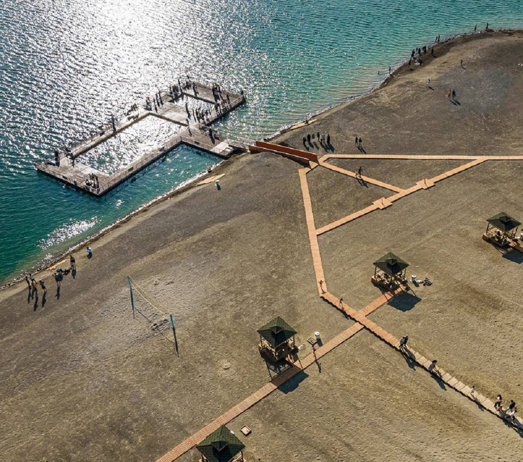 Konya'da tadı acı, huzuru tatlı göl: Turistler için kış da fark etmiyor 5